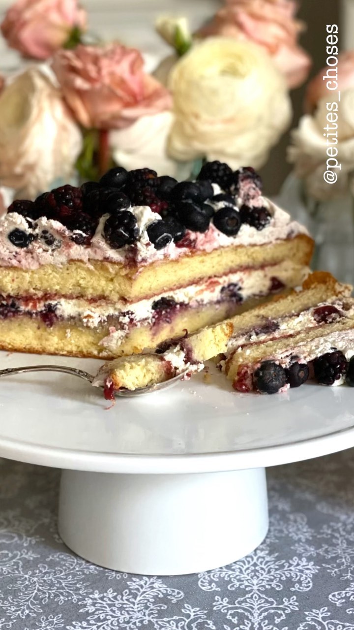 Genoise with Jam, Fresh Cream and Berries