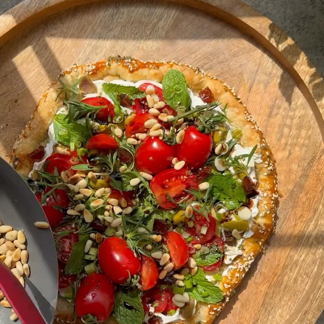 Labneh Feuilleté & Pesto Galette